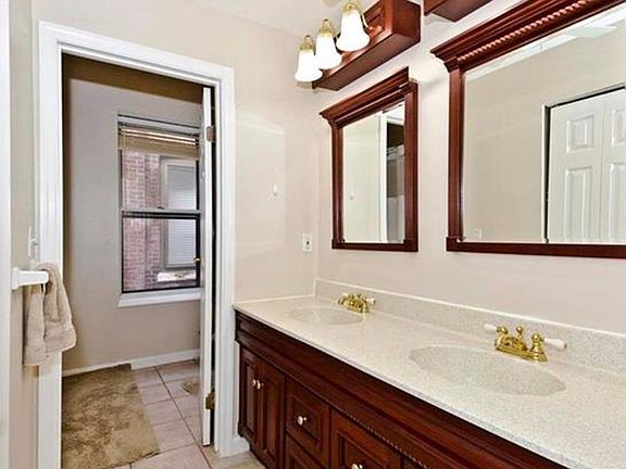 4th image of 5236-5238 Waterman Blvd #A