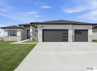 6208 N 209th St, Elkhorn, NE 68022