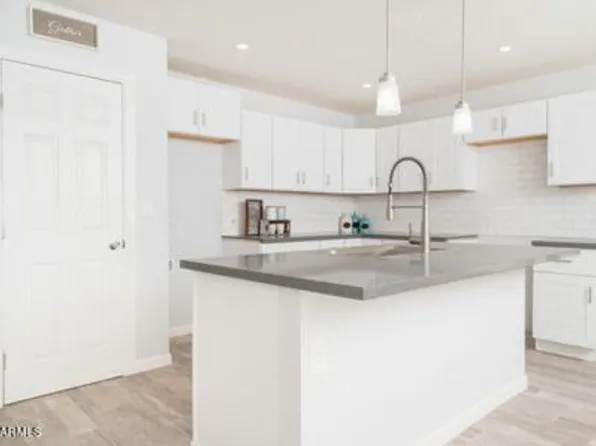 5832 N 64th Ave, Glendale, AZ 85301