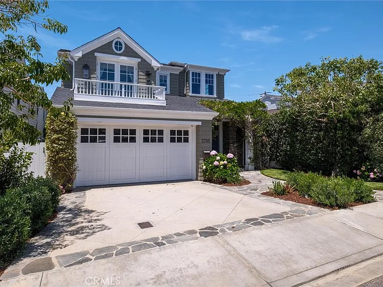 2705 Palm Ave — Photo 3
