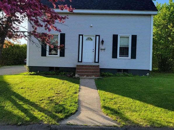 30 Franklin Street, Calais, ME 04619