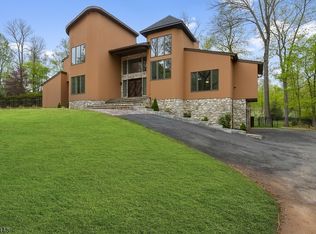 21 Robin Rd, Warren, NJ 07059