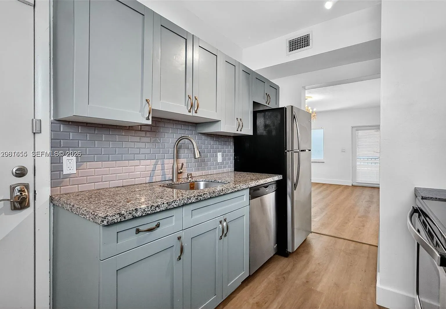 Island Point South Condo — Photo 3