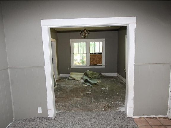 3rd image of 542 Sammons St