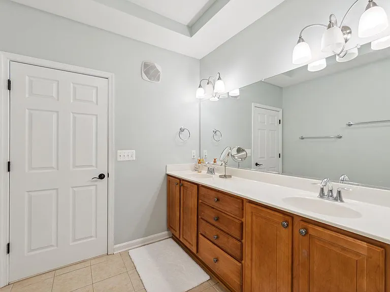 3526 Huntley Manor Ln — Photo 20