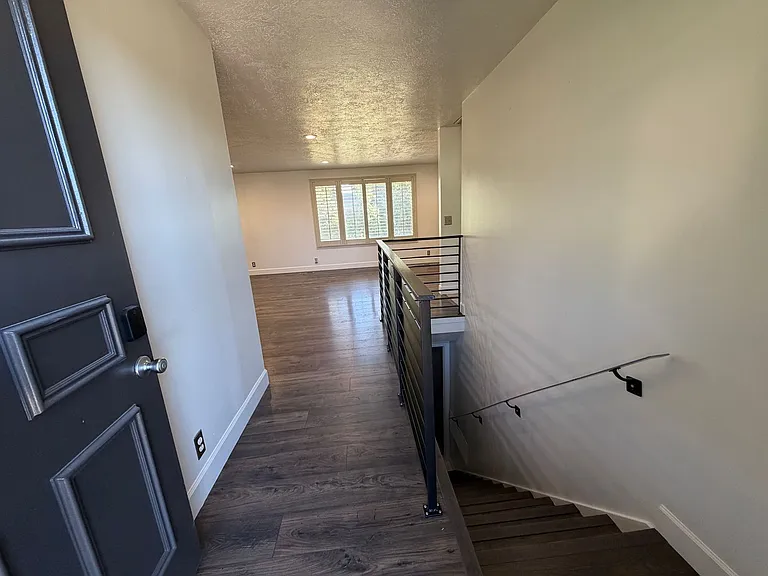 286 Paulette Way — Photo 4