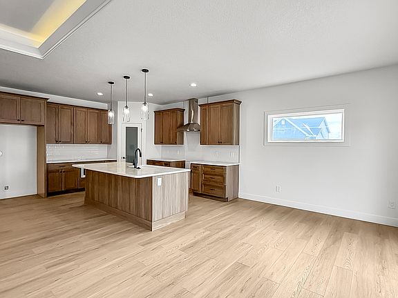 5th image of 606 Kevin Rd
