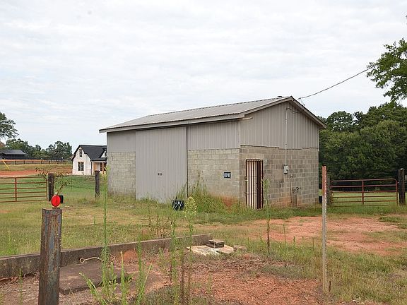 5th image of 1008 Providence Church Rd