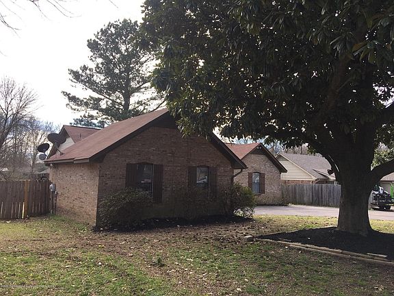3rd image of 1913 Tissington Dr