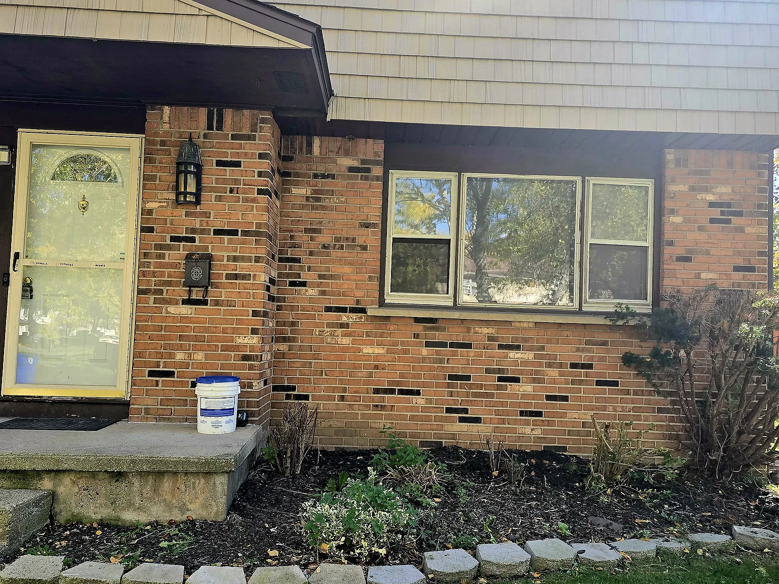 3 bed, 1.5 bath, 1100 sqft, $1,600 — Photo 3