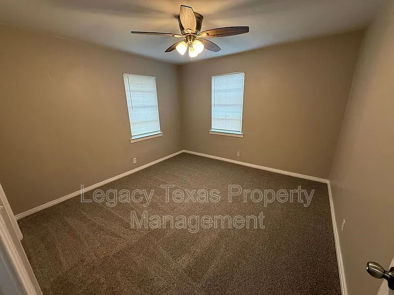 101 Pine St — Photo 6