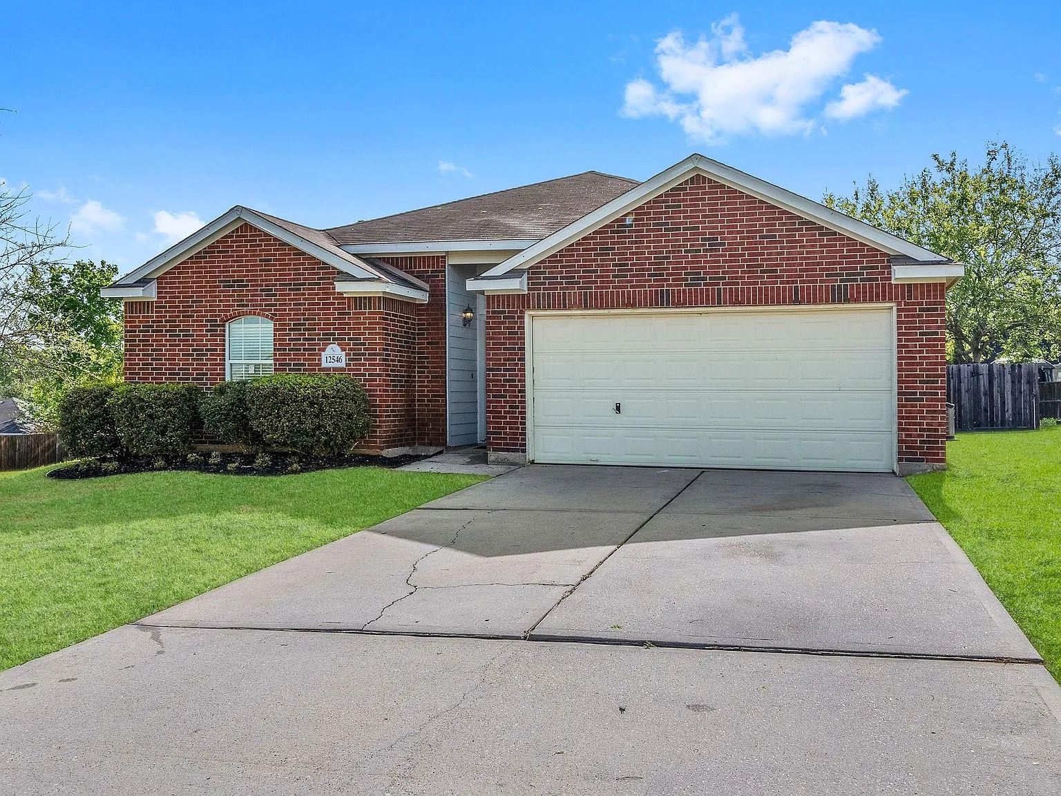 3 bed, 2.0 bath, 1705 sqft, $1,850 — Photo 1