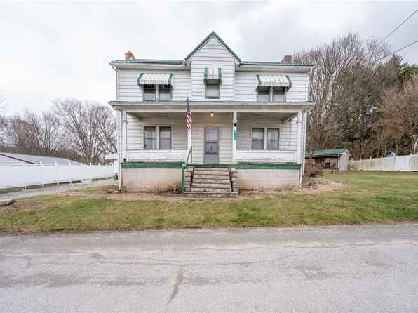912 Maple St E, Ruffs Dale, PA 15679