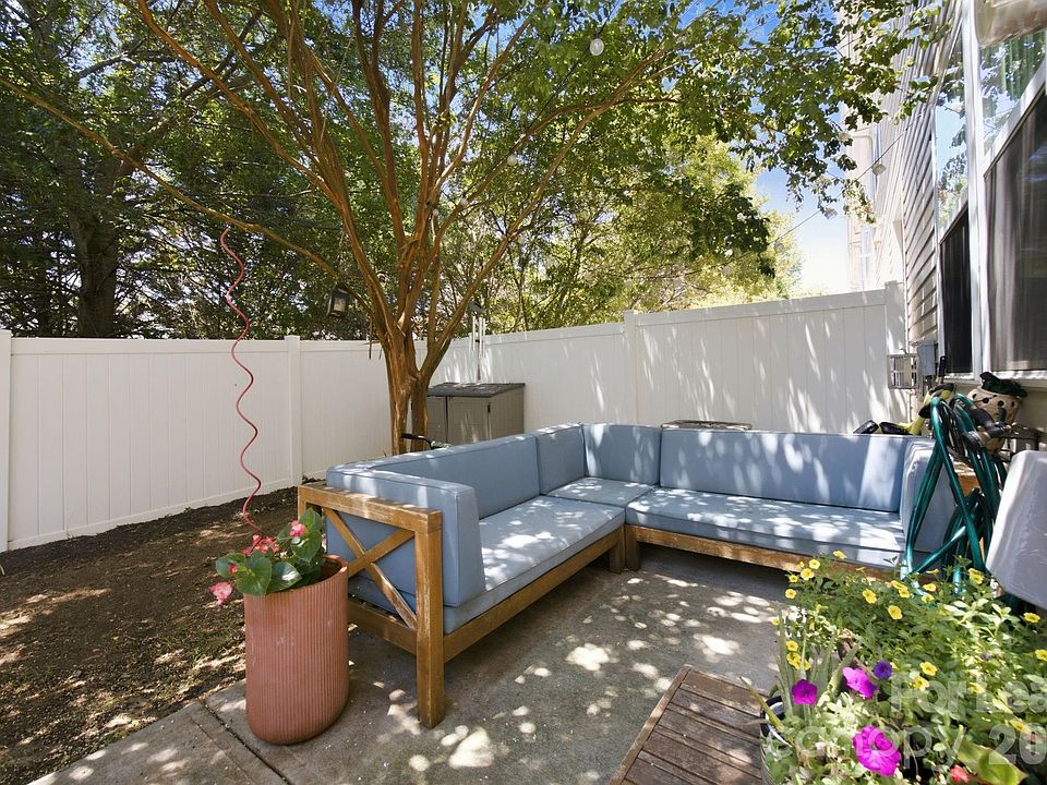 1st image of 7037 Broughton Ln