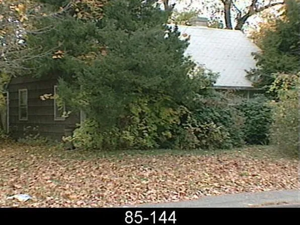 1 Scenna Rd, Beverly, MA 01915