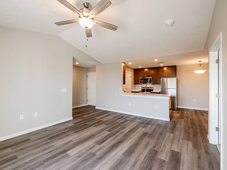 Kings Ridge Apartments — Photo 25