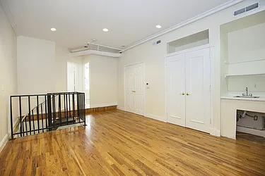 Rented by Yael Dunsky Real Estate