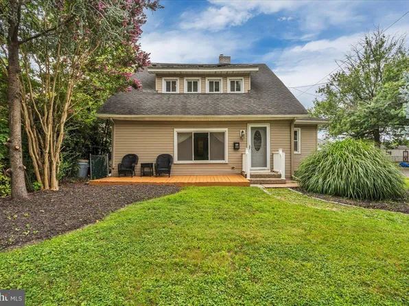 1014 W Kings Hwy, Mount Ephraim, NJ 08059
