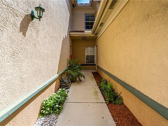 3rd image of 2487 Centergate Dr APT 205