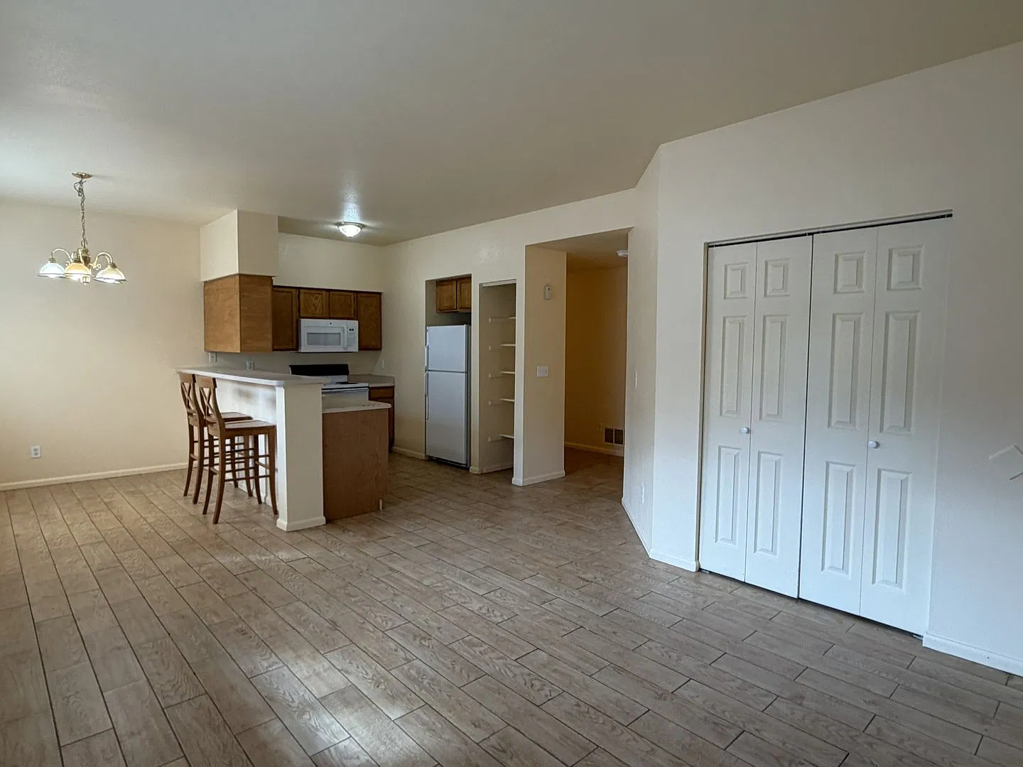 629 S Sherwood St — Photo 3