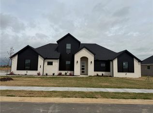 718 Primitivo Ave, Tontitown, AR 72762