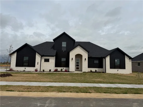 718 Primitivo Ave, Tontitown, AR 72762