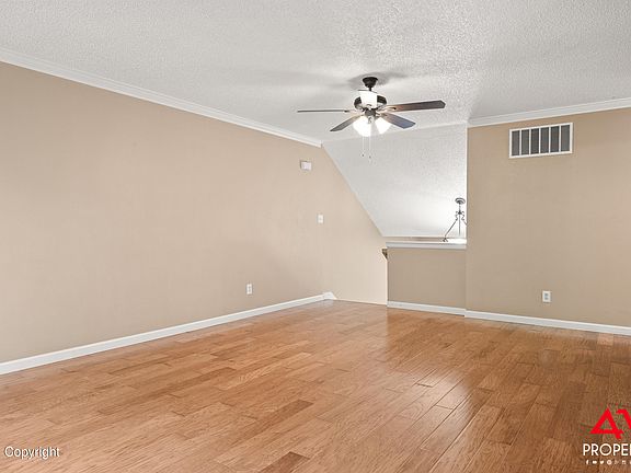 5th image of 1009 Santee Dr