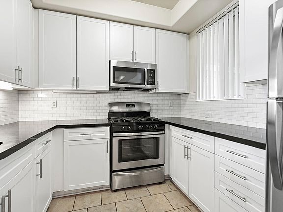 2nd image of 1845 Butler Ave #2B-2Ba-1100Sqft
