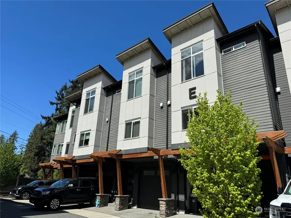 19225 Damson Rd #E2, Lynnwood, WA 98036