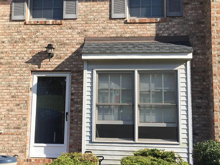534 Becker St — Photo 1