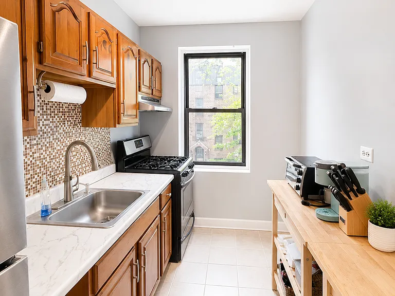 22-27 76th St #2C — Photo 8