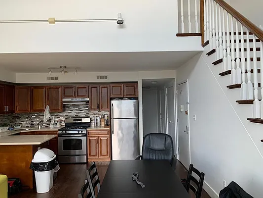 Rented by Premier Metro Realty Corp | media 73