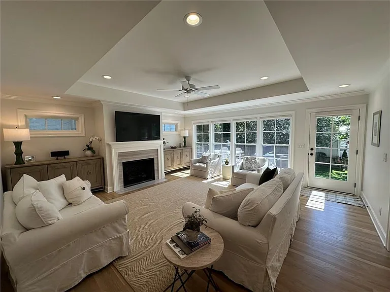 2497 Thompson Rd — Photo 4
