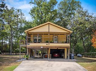 123 White Oak Dr N, New Caney, TX 77357