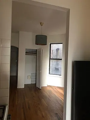 Rented by Lucien Perry | media 11