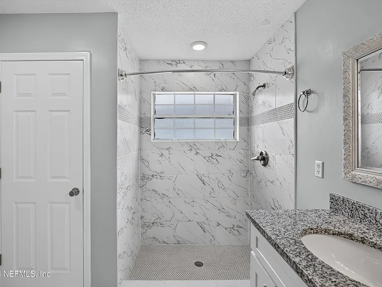 490 Hillside Dr — Photo 24
