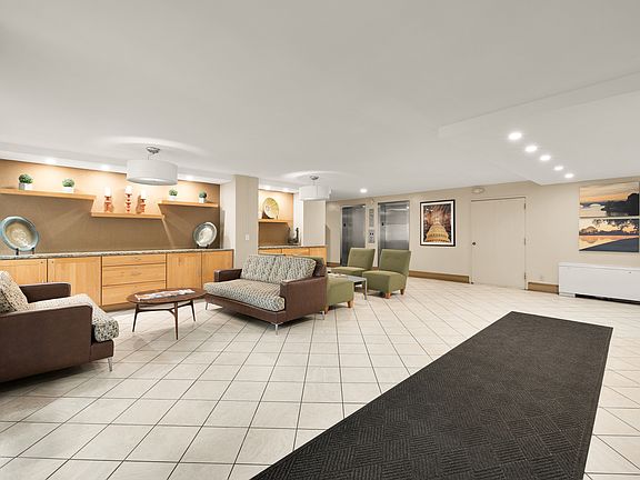 3rd image of 2401 H St NW APT 209