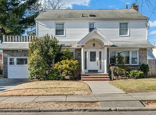 125 Hanson Pl, Malverne, NY