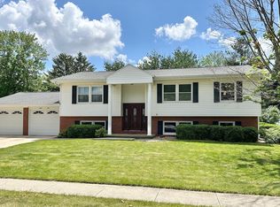 39 Ivywood Dr, Jacksonville, IL 62650