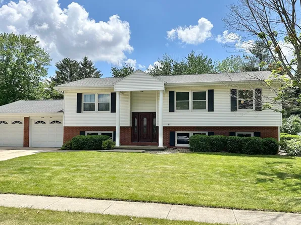 39 Ivywood Dr, Jacksonville, IL 62650