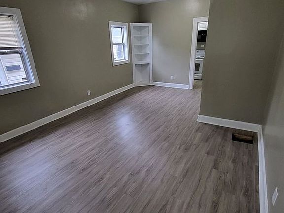4th image of 1062 W 35th St