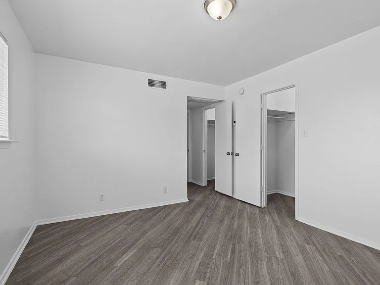320 E 4th St #106 — Photo 14