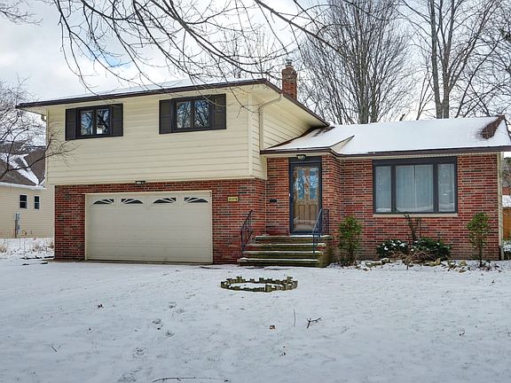 3rd image of 21373 Snowflower Dr