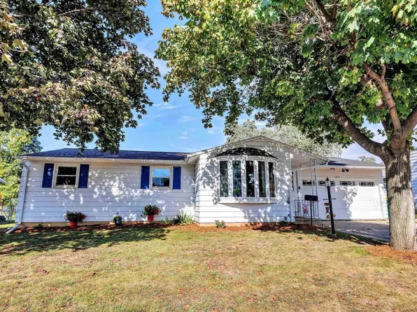 1851 Lilac Ln, Green Bay, WI 54302