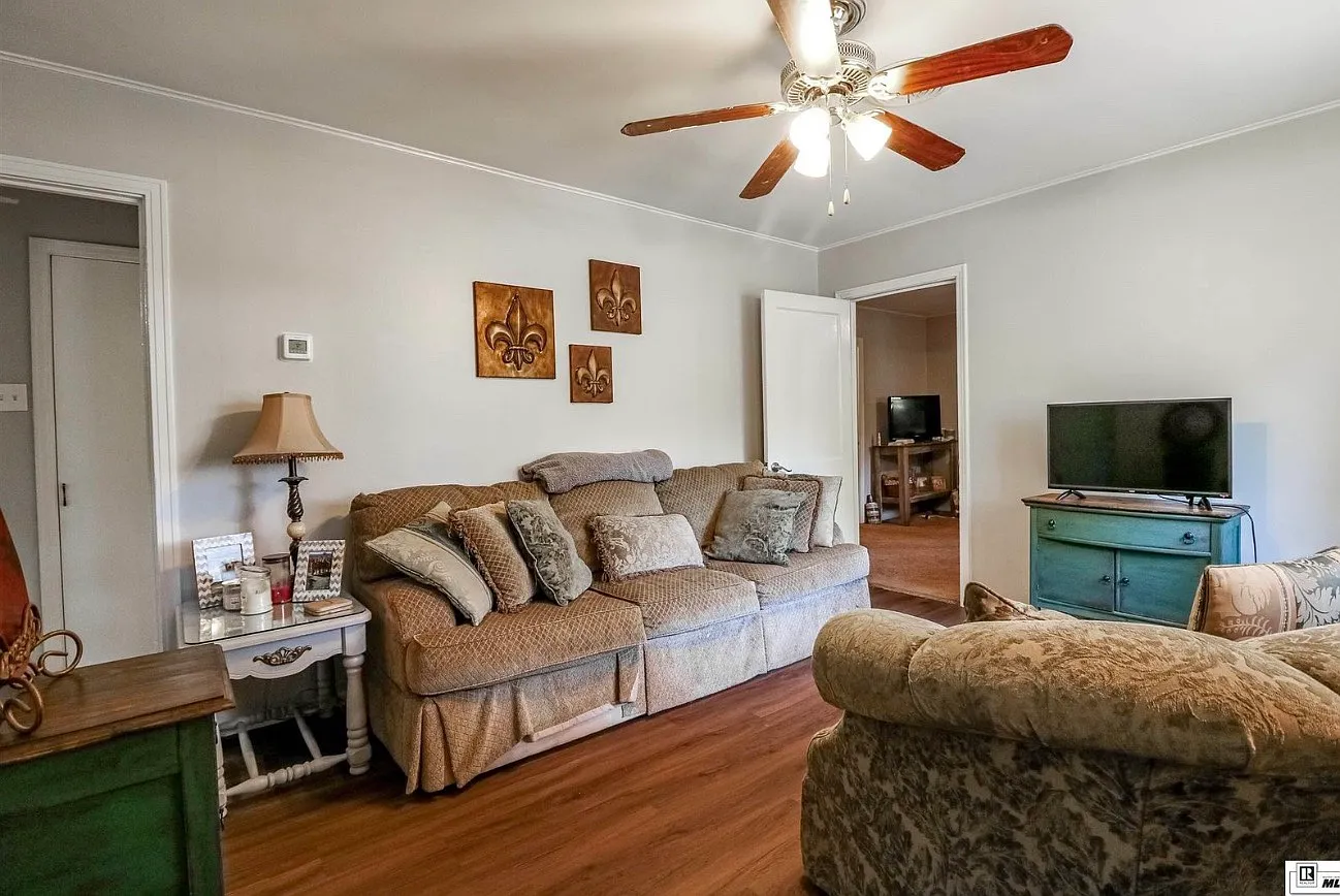 3 bed, 1292 sqft, $1,350 — Photo 3