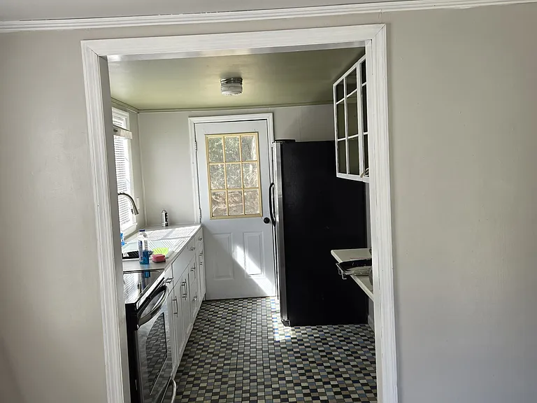 103 Spence St — Photo 3
