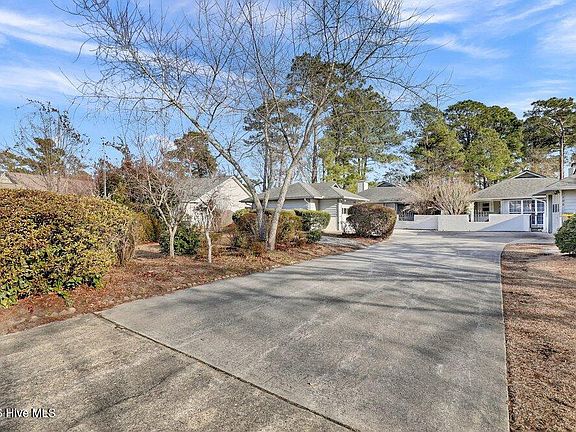 3rd image of 108 Bay Tree Circle