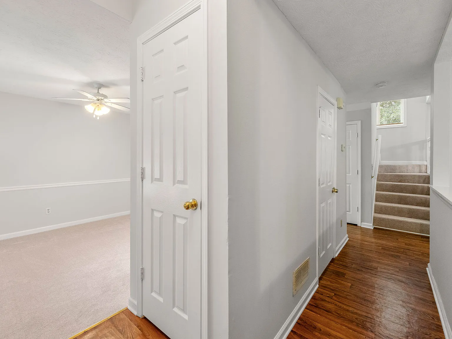 4 bed, 2.5 bath, 2070 sqft, $2,100 — Photo 4