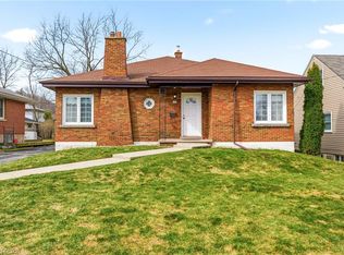 192 Ewen Rd, Hamilton, ON L8S 3C9