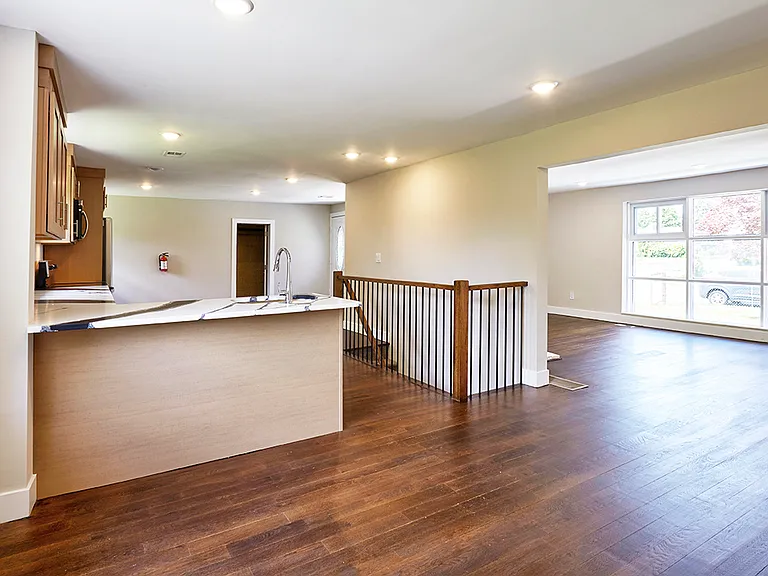 1038 E Mount Pleasant Ave — Photo 2